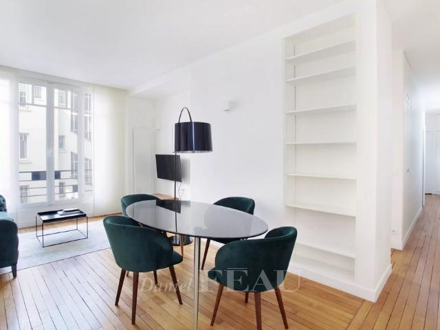 Tout savoir sur cet appartement dans le quartier Invalides, à Paris 7ème