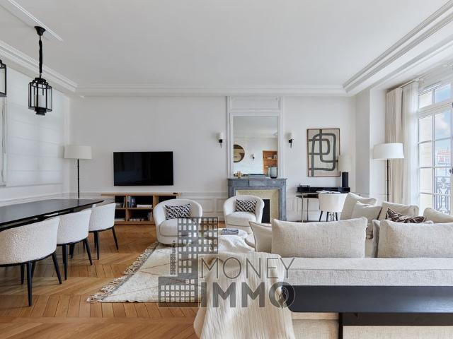 Tout savoir sur cet appartement dans le quartier Invalides, à Paris 7ème