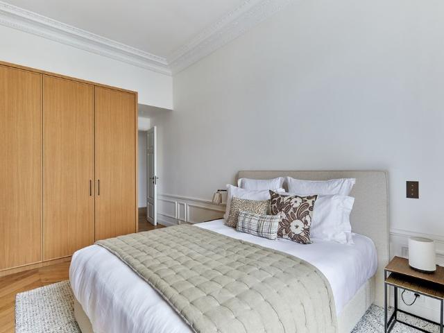 Tout savoir sur cet appartement dans le quartier Invalides, à Paris 7ème