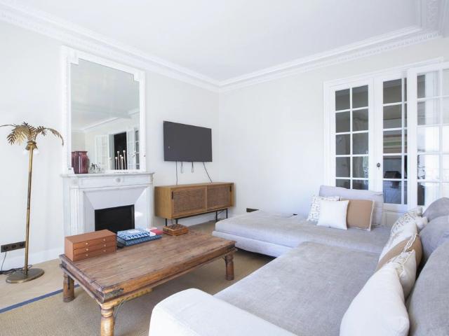 Tout savoir sur cet appartement dans le quartier Invalides, à Paris 7ème