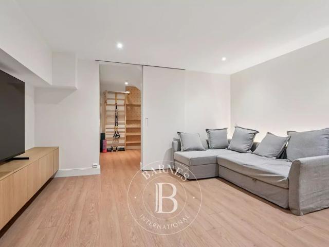 Tout savoir sur cet appartement dans le quartier Invalides, à Paris 7ème