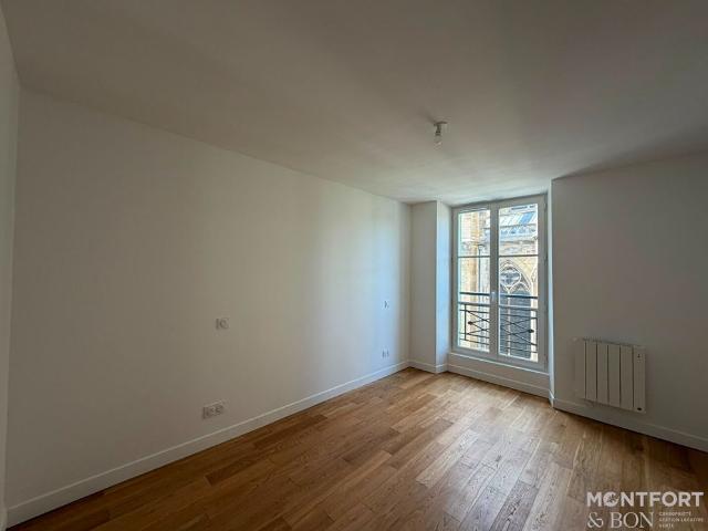 Tout savoir sur cet appartement dans le quartier Invalides, à Paris 7ème