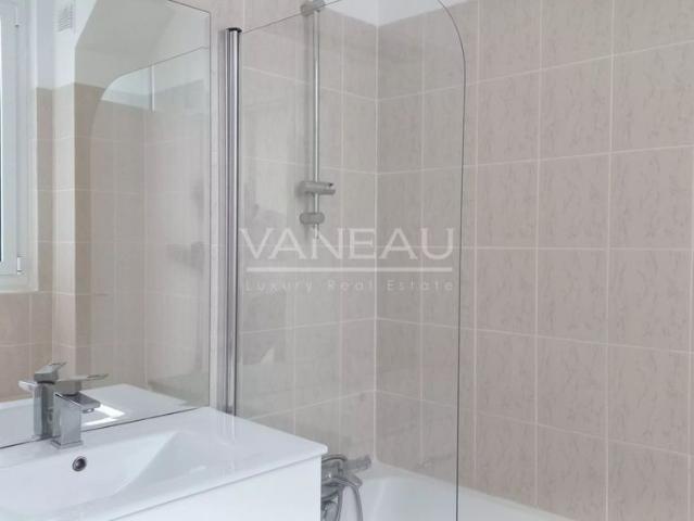 Tout savoir sur cet appartement dans le quartier Invalides, à Paris 7ème