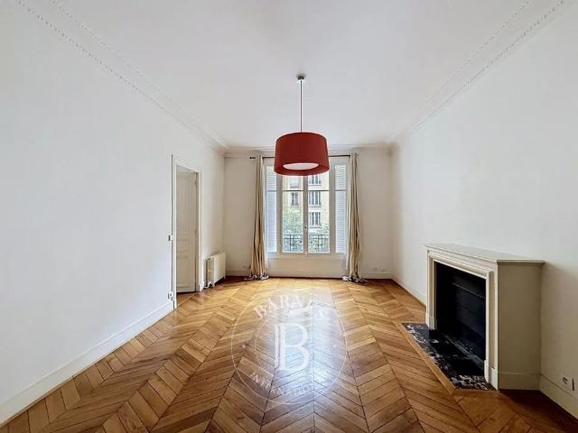 Tout savoir sur cet appartement dans le quartier Ile de la Jatte Parc d'Orléans, à Neuilly sur Seine