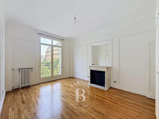 Tout savoir sur cet appartement dans le quartier Ile de la Jatte Parc d'Orléans, à Neuilly sur Seine