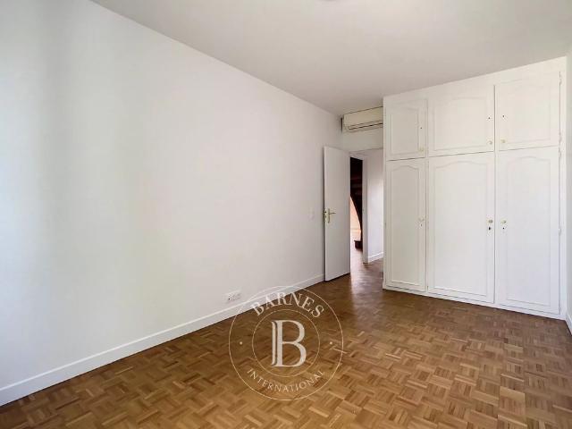 Tout savoir sur cet appartement dans le quartier Ile de la Jatte Parc d'Orléans, à Neuilly sur Seine