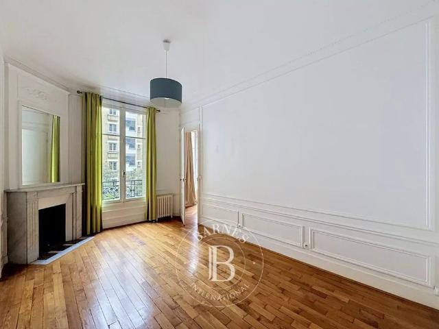 Tout savoir sur cet appartement dans le quartier Ile de la Jatte Parc d'Orléans, à Neuilly sur Seine