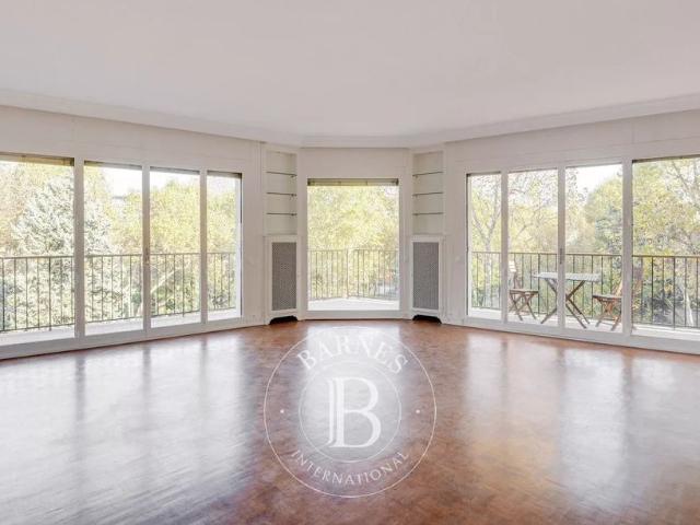 Tout savoir sur cet appartement dans le quartier Ile de la Jatte Parc d'Orléans, à Neuilly sur Seine