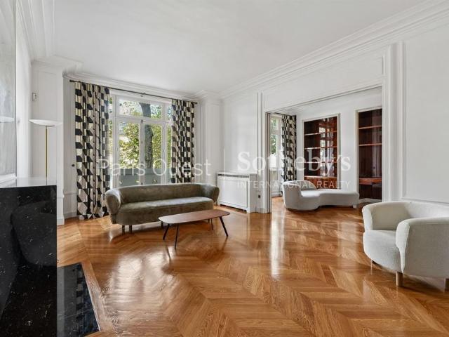 Tout savoir sur cet appartement dans le quartier Ile de la Jatte Parc d'Orléans, à Neuilly sur Seine
