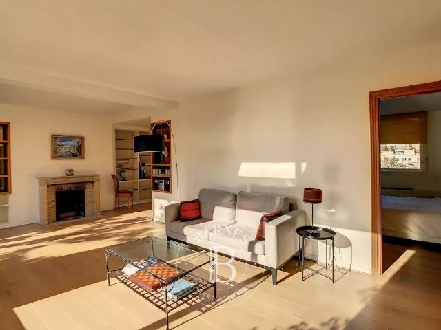 Tout savoir sur cet appartement dans le quartier Ile de la Jatte Parc d'Orléans, à Neuilly sur Seine