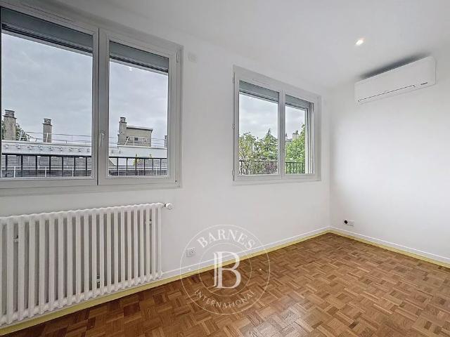 Tout savoir sur cet appartement dans le quartier Ile de la Jatte Parc d'Orléans, à Neuilly sur Seine