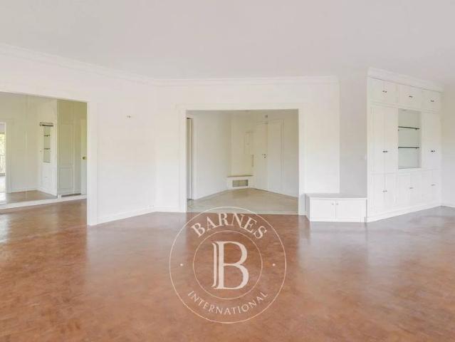 Tout savoir sur cet appartement dans le quartier Ile de la Jatte Parc d'Orléans, à Neuilly sur Seine