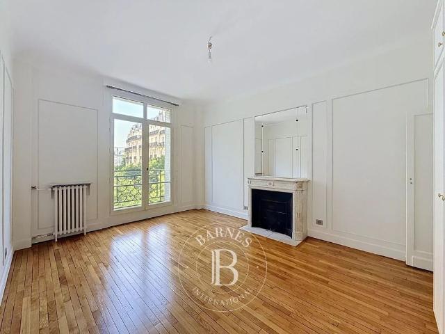 Tout savoir sur cet appartement dans le quartier Ile de la Jatte Parc d'Orléans, à Neuilly sur Seine