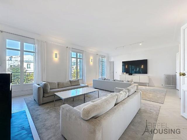 Tout savoir sur cet appartement dans le quartier Odéon, à Paris 6ème
