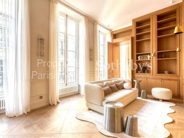 Tout savoir sur cet appartement dans le quartier Odéon, à Paris 6ème