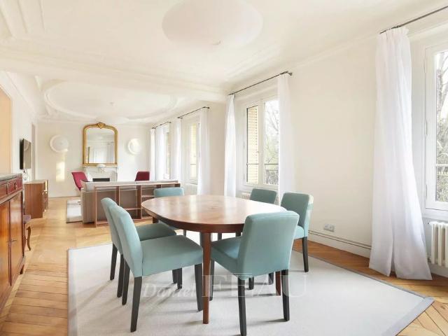 Tout savoir sur cet appartement dans le quartier Odéon, à Paris 6ème