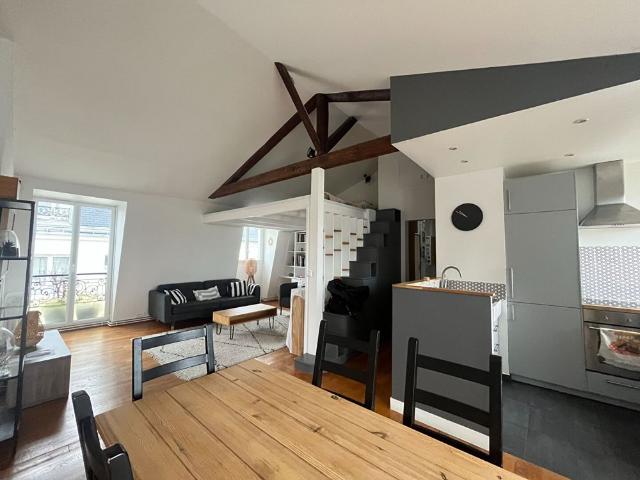 Tout savoir sur cet appartement dans le quartier Lorette Martyrs, à Paris 9ème