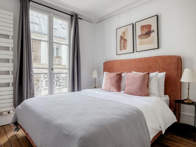 Tout savoir sur cet appartement dans le quartier La Fourche Guy Môquet, à Paris 17ème