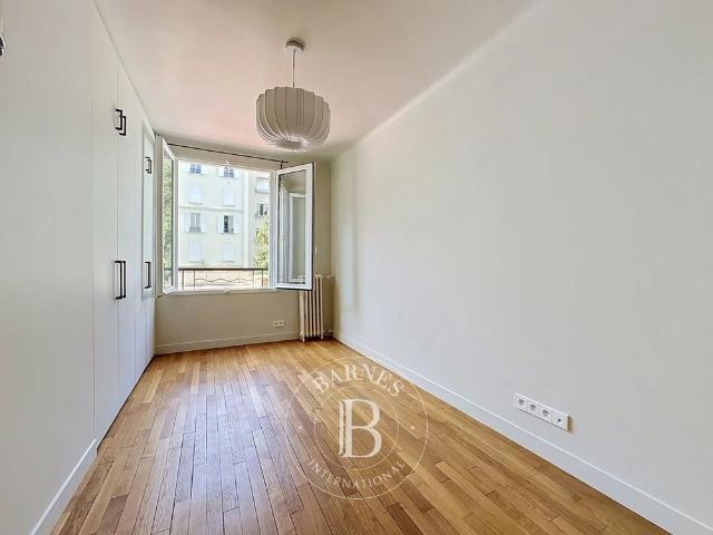 Tout savoir sur cet appartement dans le quartier La Pelouse, à Saint Mandé