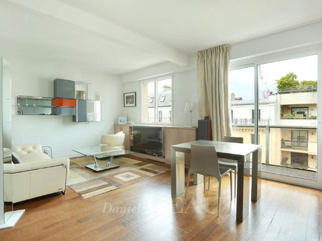 Tout savoir sur cet appartement dans le quartier La Plaine des Sablons, à Neuilly sur Seine