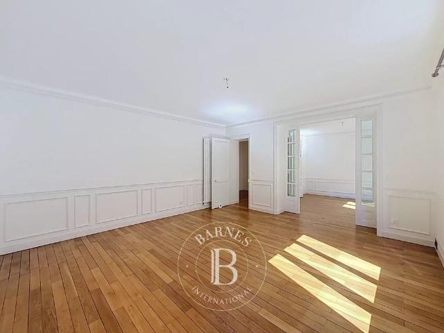 Tout savoir sur cet appartement dans le quartier La Plaine des Sablons, à Neuilly sur Seine