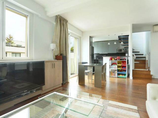 Tout savoir sur cet appartement dans le quartier La Plaine des Sablons, à Neuilly sur Seine