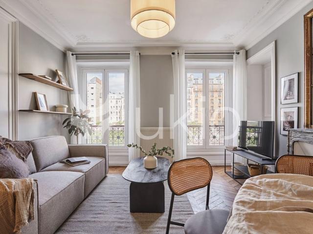 Tout savoir sur cet appartement dans le quartier Legendre Lévis, à Paris 17ème
