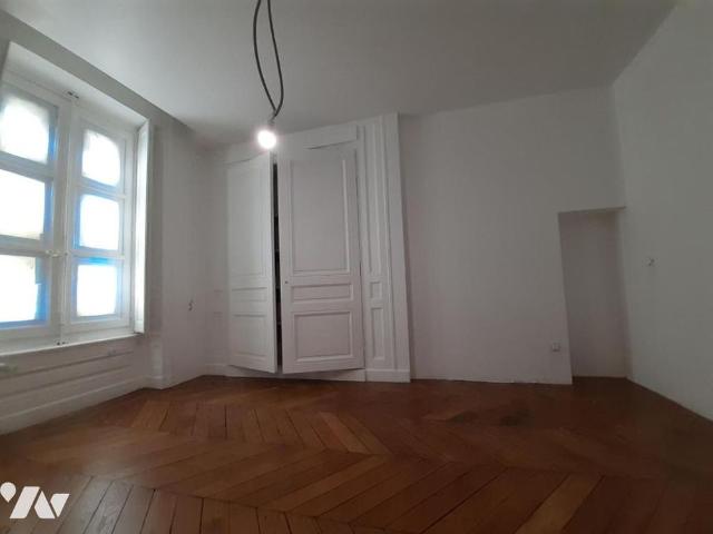 Tout savoir sur cet appartement dans le quartier Les Brotteaux Bellecombe Masséna, à Lyon 6ème