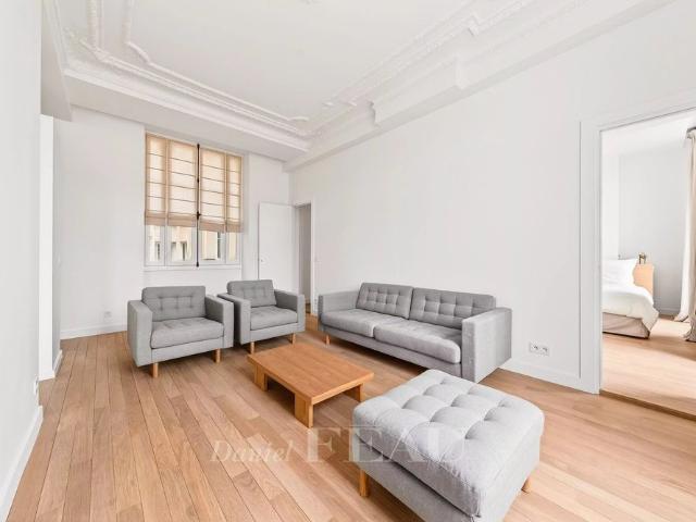 Tout savoir sur cet appartement dans le quartier Monnaie, à Paris 6ème