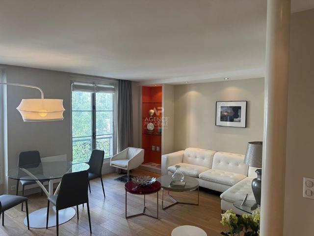 Tout savoir sur cet appartement dans le quartier Monnaie, à Paris 6ème