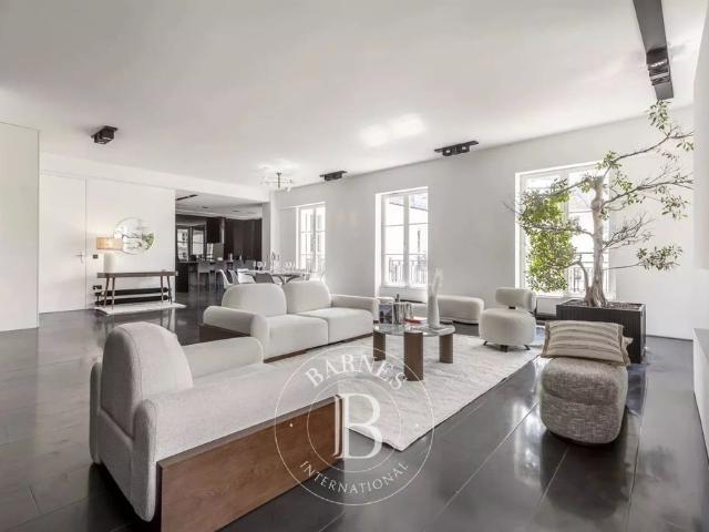 Tout savoir sur cet appartement dans le quartier Montorgueil Saint Denis, à Paris 2ème