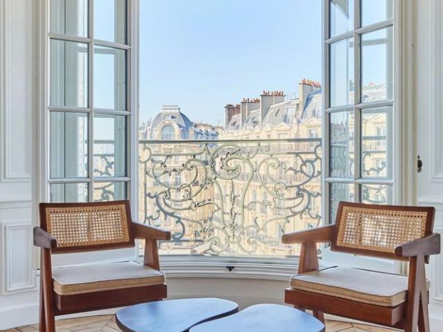 Tout savoir sur cet appartement dans le quartier Mairie, à Paris 8ème