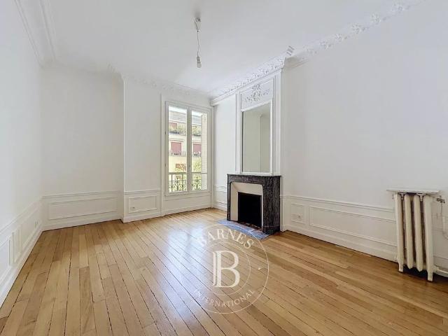 Tout savoir sur cet appartement dans le quartier Muette Nord, à Paris 16ème