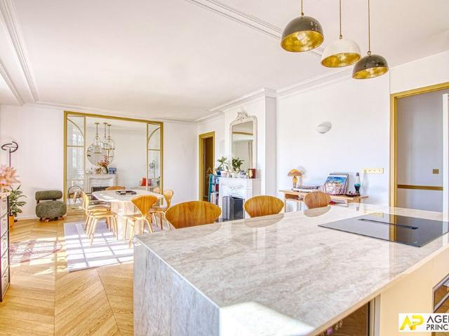 Tout savoir sur cet appartement dans le quartier Notre Dame, à Versailles