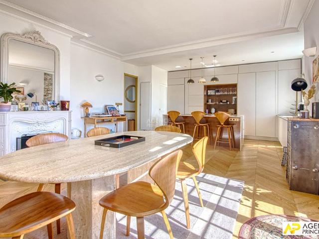 Tout savoir sur cet appartement dans le quartier Notre Dame, à Versailles