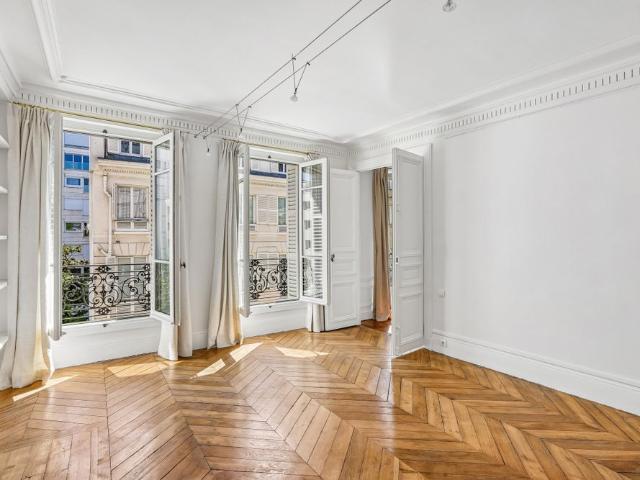 Tout savoir sur cet appartement dans le quartier Notre Dame des Champs, à Paris 6ème