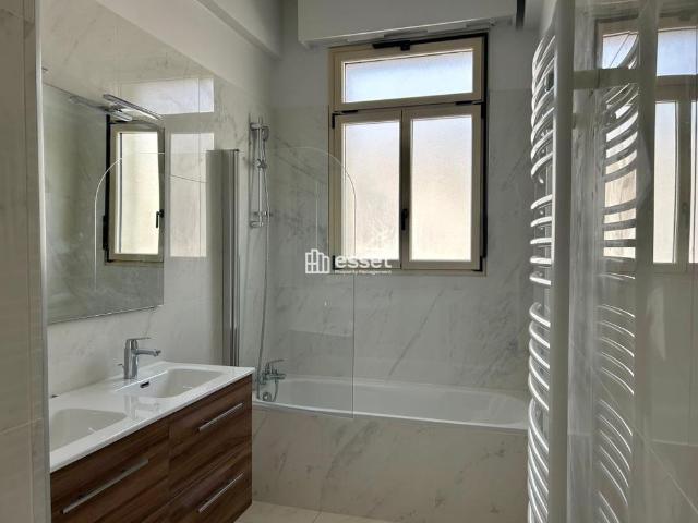 Tout savoir sur cet appartement dans le quartier Saint James Général Koenig, à Neuilly sur Seine