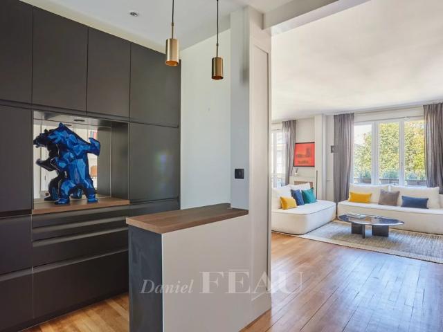 Tout savoir sur cet appartement dans le quartier Saint James Général Koenig, à Neuilly sur Seine
