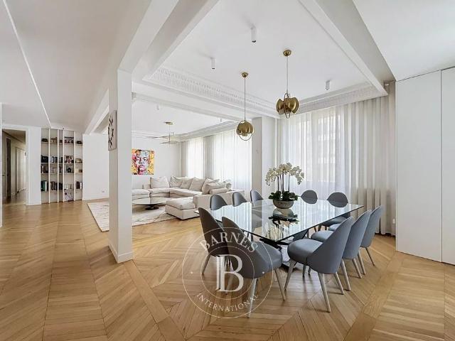 Tout savoir sur cet appartement dans le quartier Saint James Général Koenig, à Neuilly sur Seine