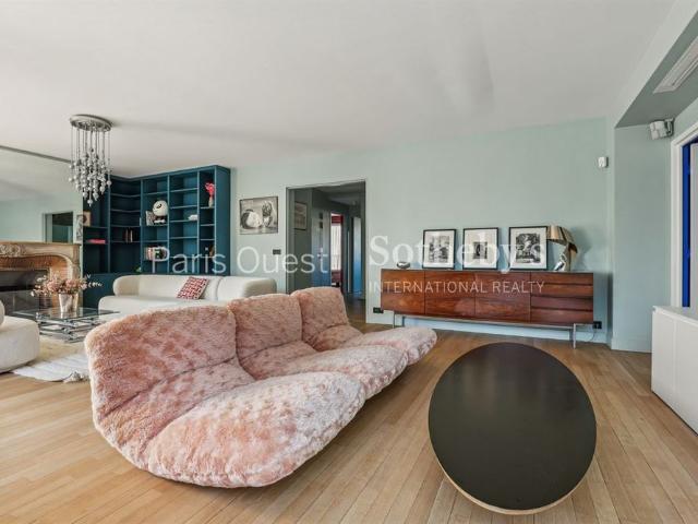 Tout savoir sur cet appartement dans le quartier Saint James Général Koenig, à Neuilly sur Seine