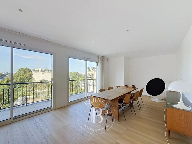 Tout savoir sur cet appartement dans le quartier Saint James Général Koenig, à Neuilly sur Seine
