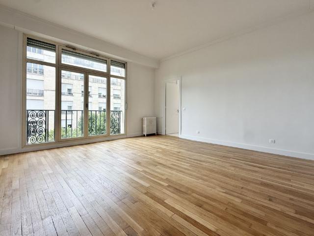Tout savoir sur cet appartement dans le quartier Saint James Général Koenig, à Neuilly sur Seine
