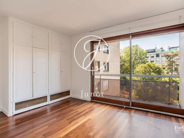 Tout savoir sur cet appartement dans le quartier Saint James Delabordère, à Neuilly sur Seine