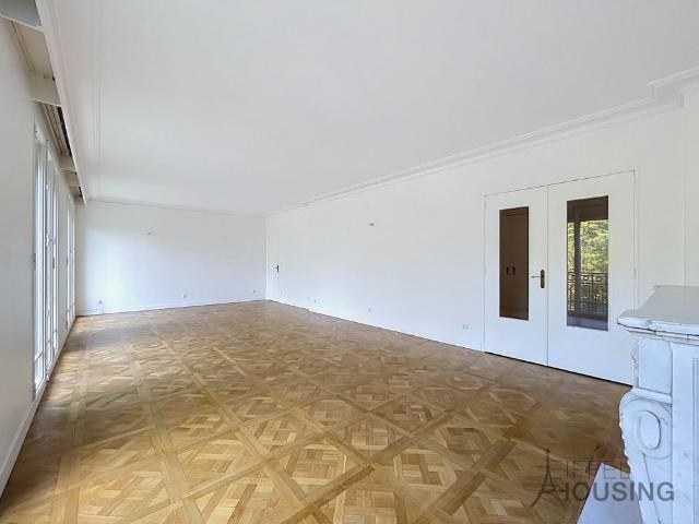 Tout savoir sur cet appartement dans le quartier Saint James Delabordère, à Neuilly sur Seine