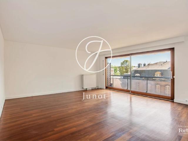 Tout savoir sur cet appartement dans le quartier Saint James Delabordère, à Neuilly sur Seine