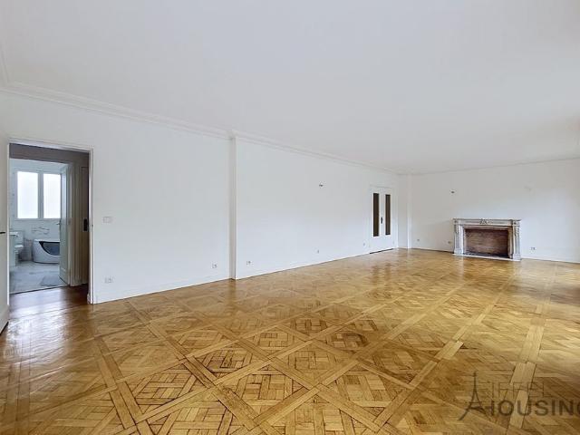 Tout savoir sur cet appartement dans le quartier Saint James Delabordère, à Neuilly sur Seine