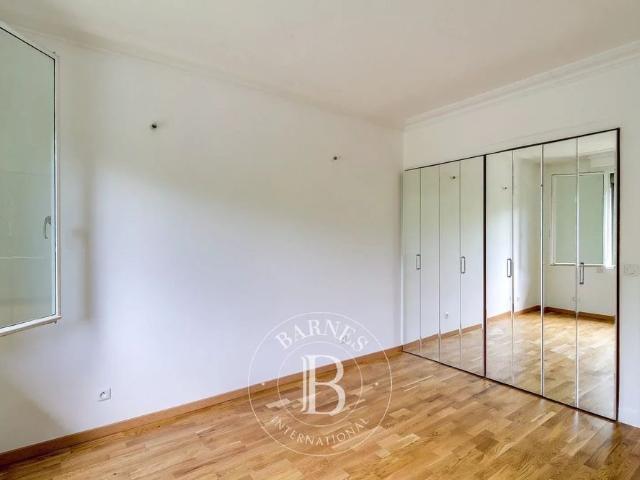 Tout savoir sur cet appartement dans le quartier Saint James Delabordère, à Neuilly sur Seine
