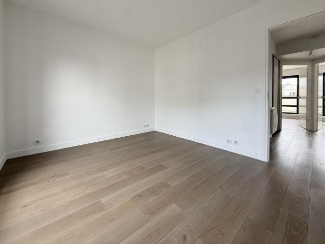 Tout savoir sur cet appartement dans le quartier Saint Lambert, à Paris 15ème