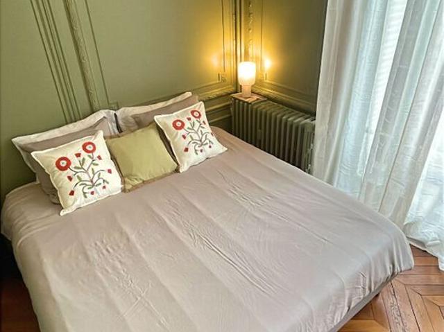 Tout savoir sur cet appartement dans le quartier Saint Philippe du Roule, à Paris 8ème