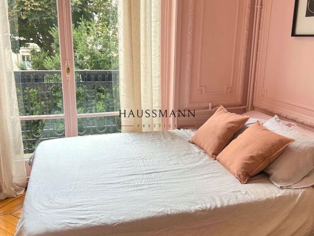 Tout savoir sur cet appartement dans le quartier Saint Philippe du Roule, à Paris 8ème